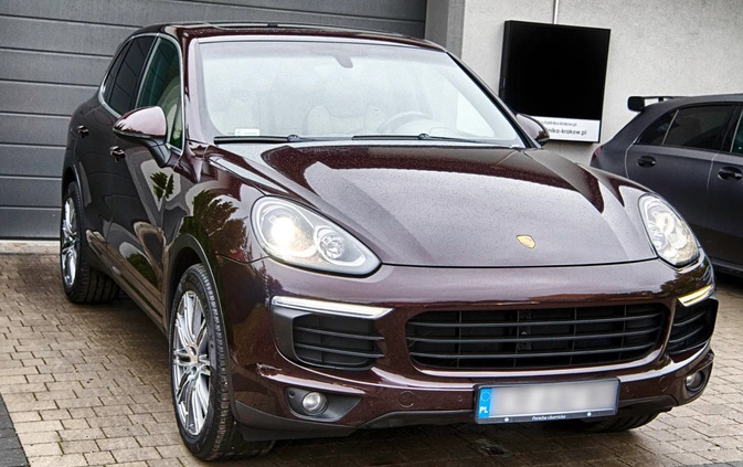 Porsche Cayenne cena 85000 przebieg: 440000, rok produkcji 2015 z Łeba małe 172